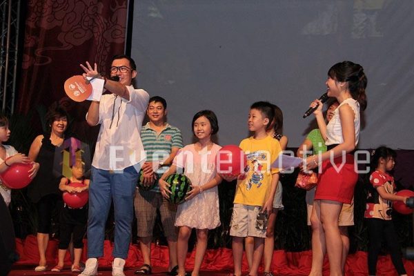 557164_451288221590284_786671019_n